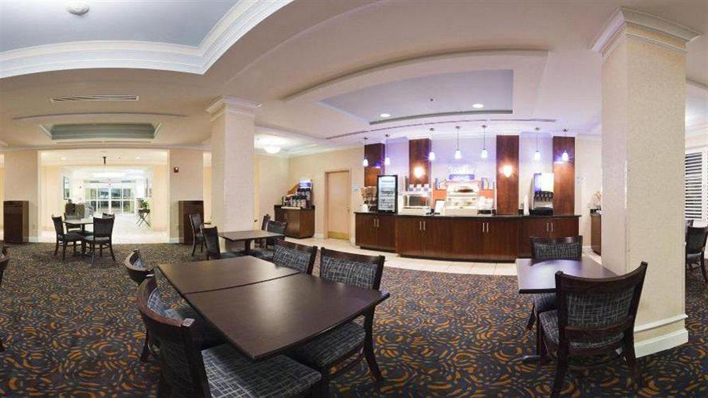 Holiday Inn Express Hotel & Suites Dublin By Ihg Ngoại thất bức ảnh