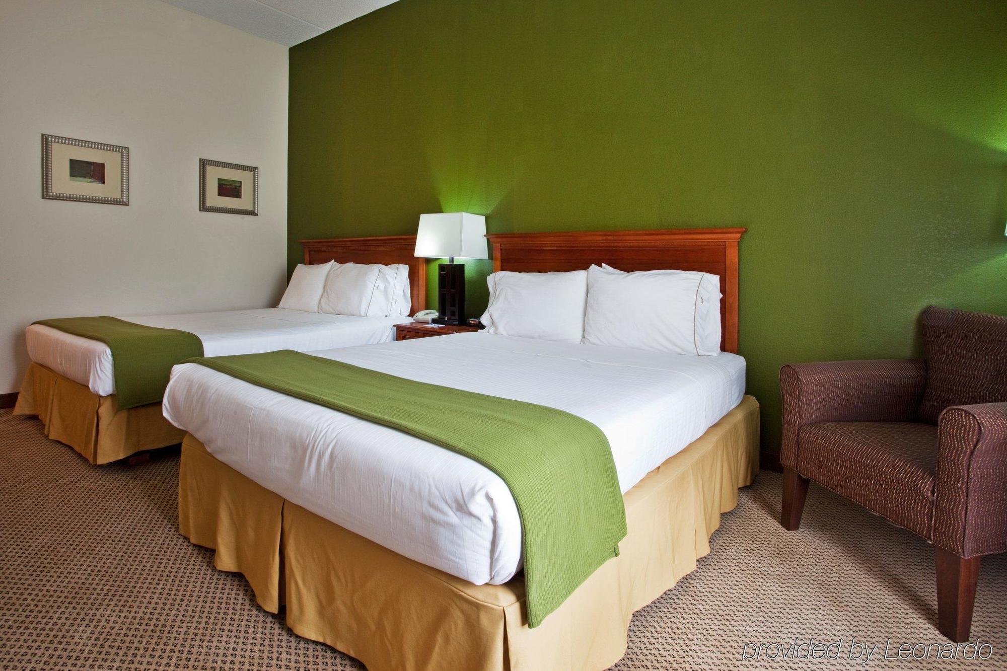 Holiday Inn Express Hotel & Suites Dublin By Ihg Phòng bức ảnh