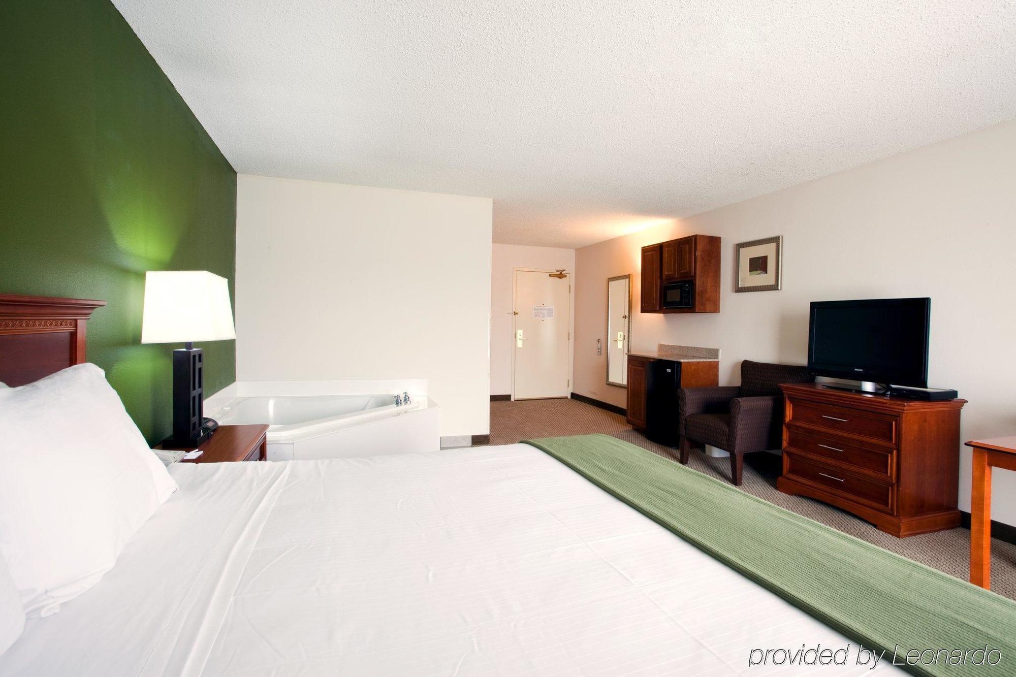 Holiday Inn Express Hotel & Suites Dublin By Ihg Phòng bức ảnh